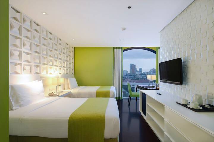 Room 9 of 44