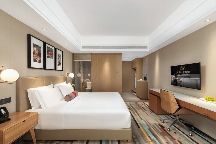 Room 12 of 36