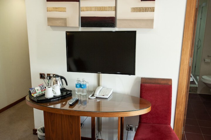 Room 6 of 56