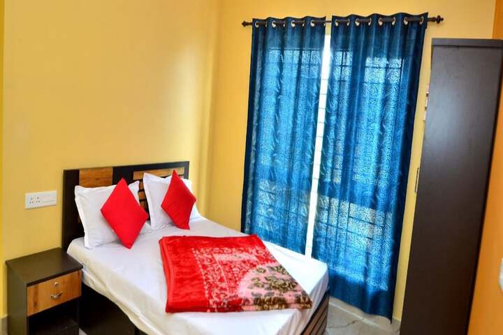 Room 8 of 25