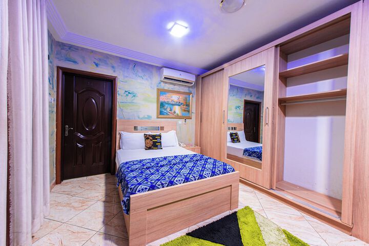 Room 25 of 130