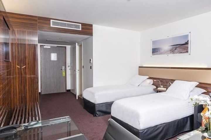 Room 43 of 114