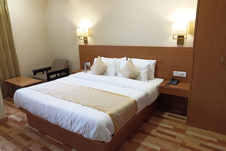Room 6 of 26