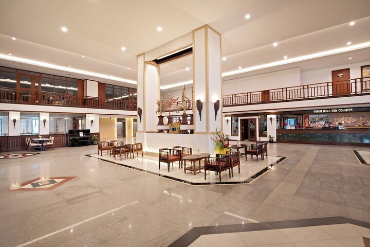 Hotel Lobby