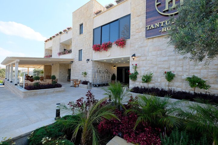 Hotel 103 of 106