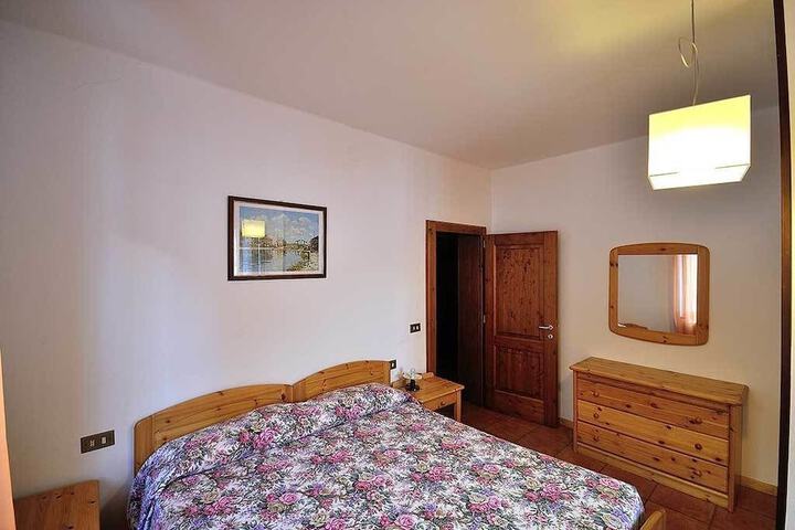 Room 13 of 35