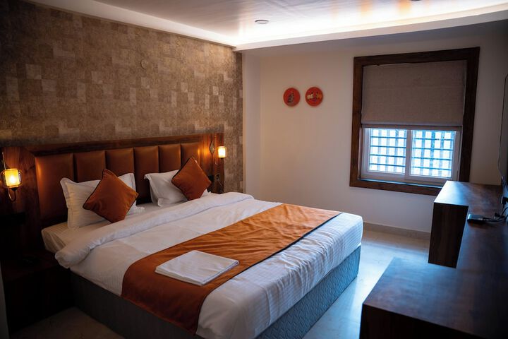 Room 8 of 31