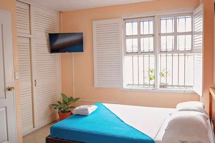 Room 12 of 34
