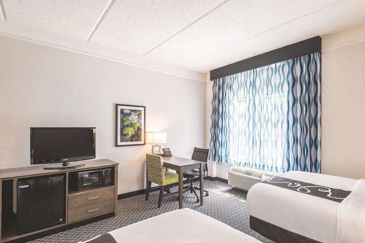 2 Double Beds (5 of 11)