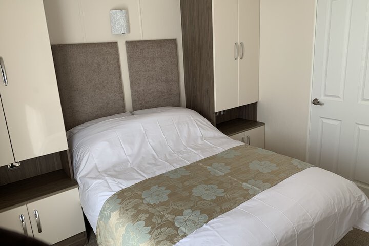 Room 4 of 14