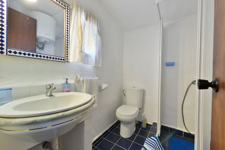 Room 16 of 22