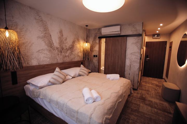 Room 25 of 70