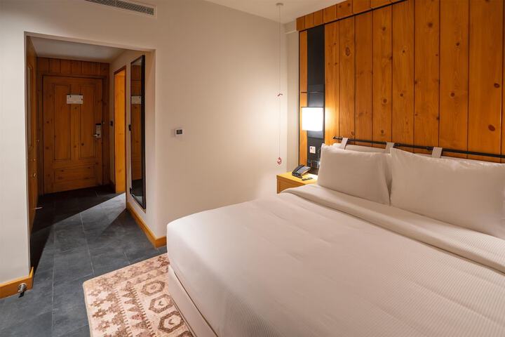 Room 8 of 81