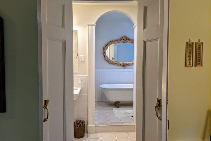 Room 205 of 258