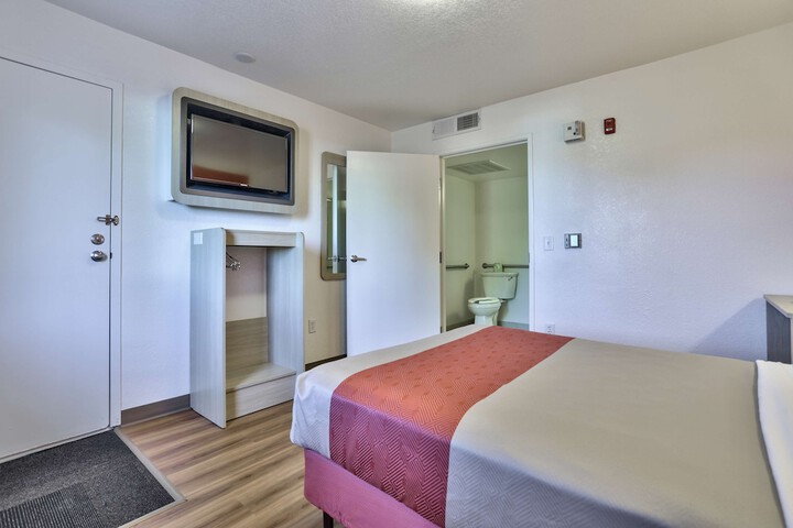 Room 19 of 45