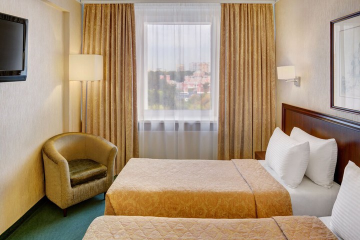 Room 12 of 89