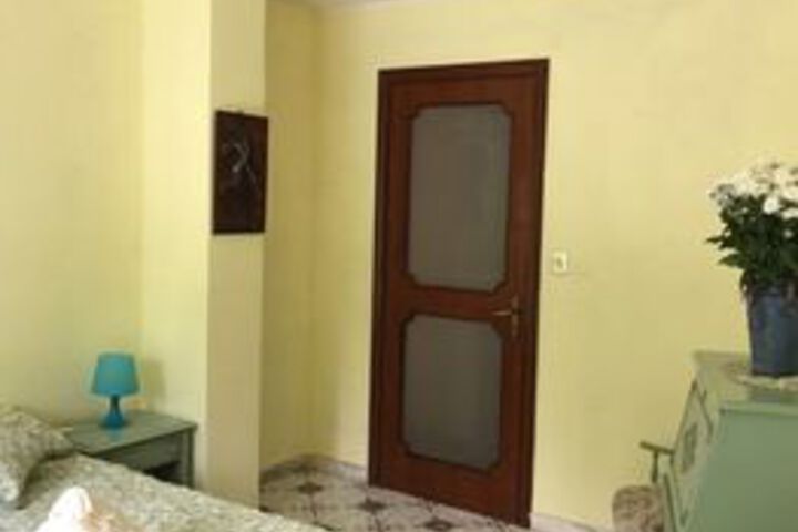 Room 13 of 35