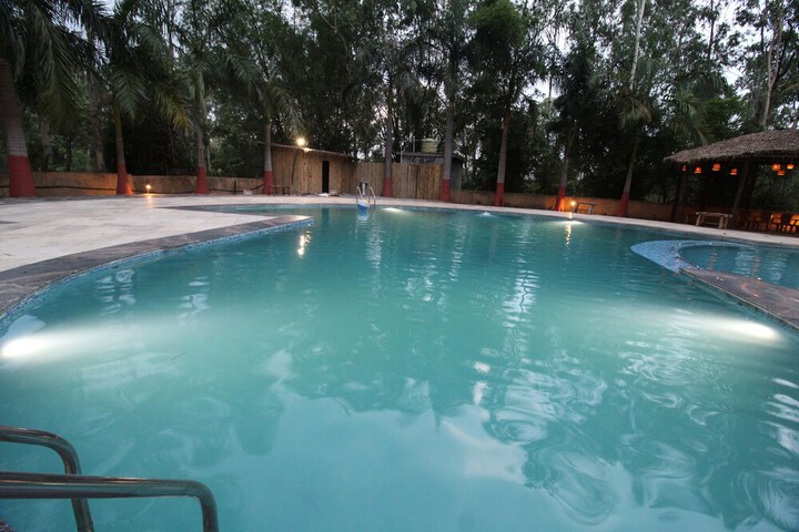 Pool 14 of 33