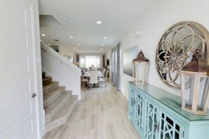 Ballroom/Hall 136 of 150