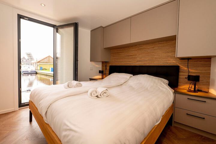 Room 4 of 41