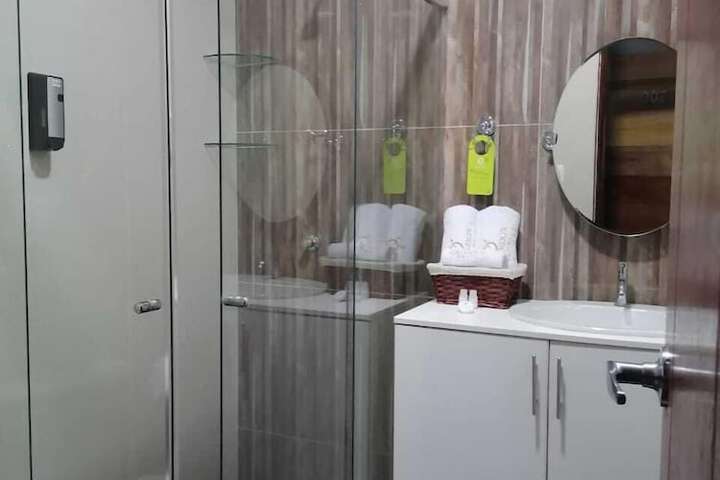 Room 8 of 11