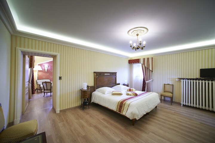 Room 9 of 70