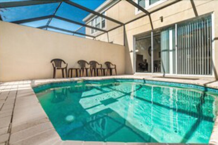 Pool 22 of 35