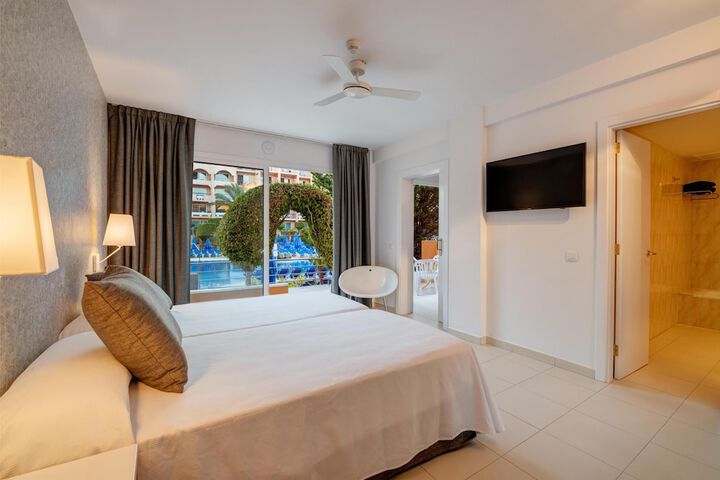 Room 9 of 26