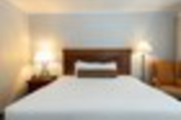 Room 35 of 549