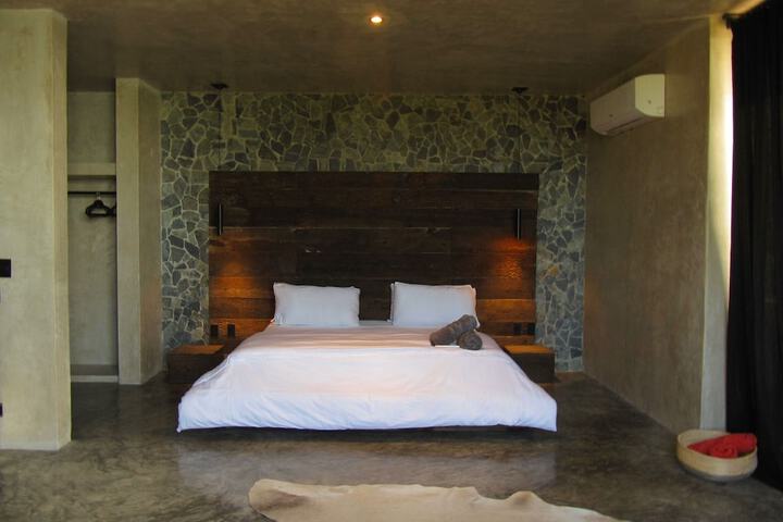 Room 12 of 60
