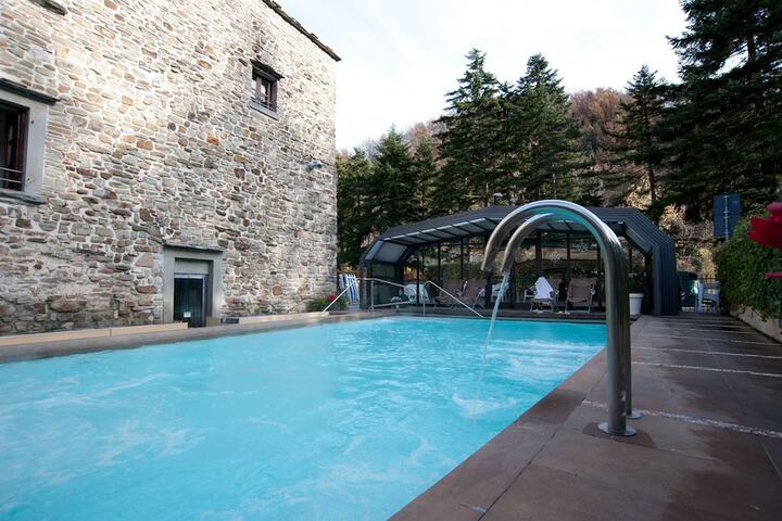 Hotel Pool