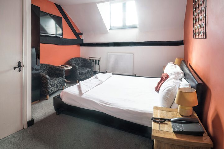 Room 16 of 33
