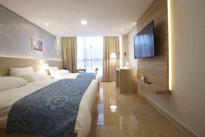 Room 34 of 78