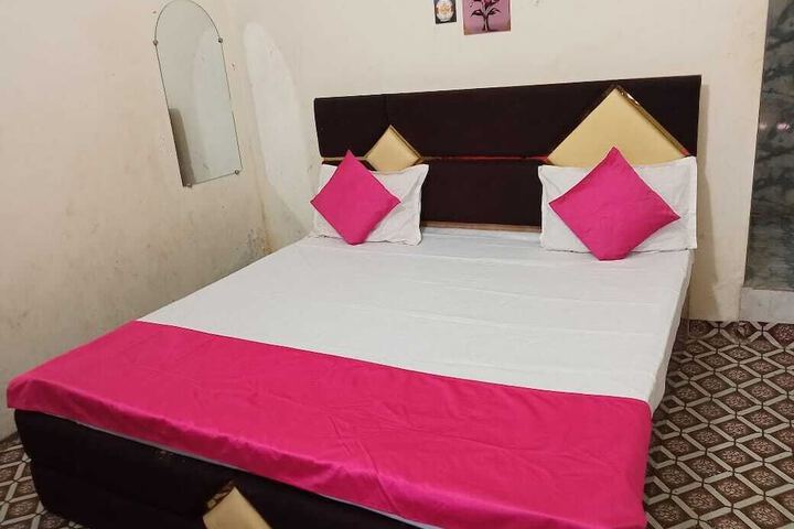 Room 10 of 26
