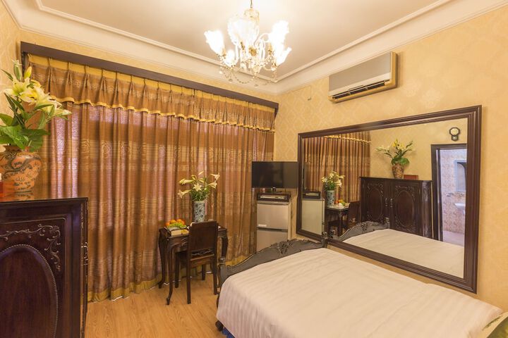 Room 8 of 39