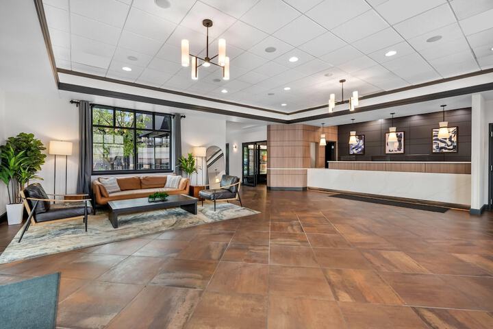 Entrance & Lobby