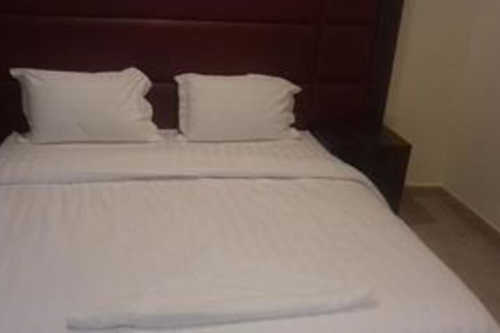 Room 7 of 25