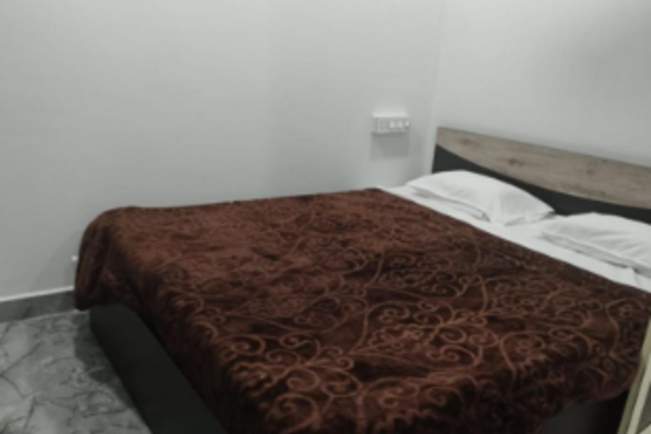 Room 13 of 23