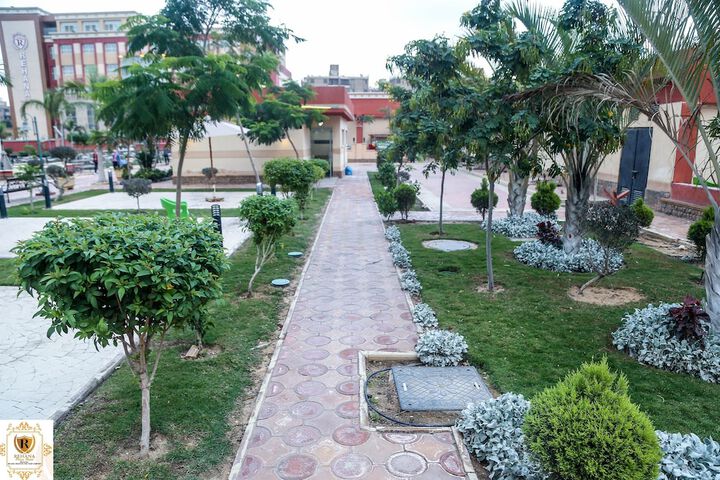 Hotel Exterior 43 of 50
