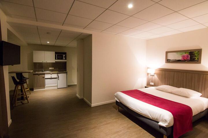Room 13 of 35