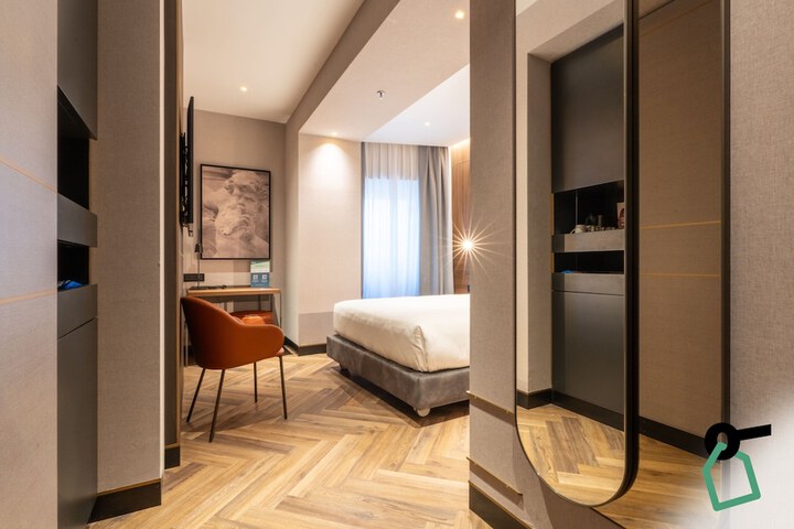 Room 10 of 50