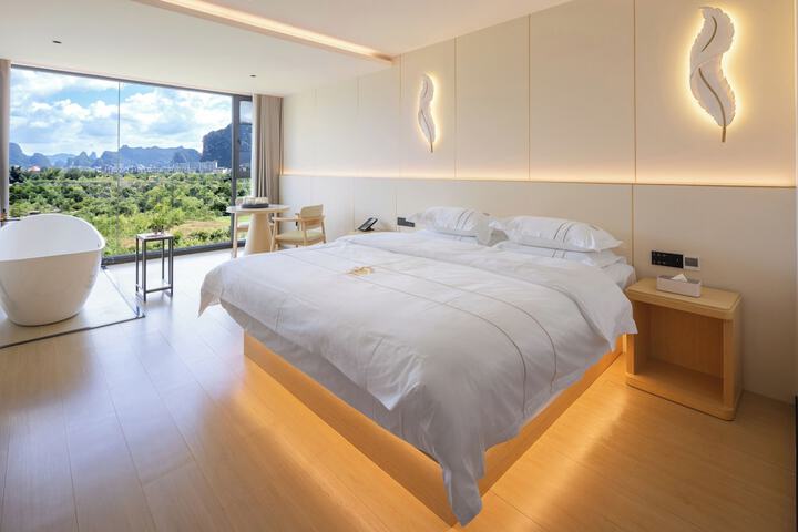 Room 90 of 158