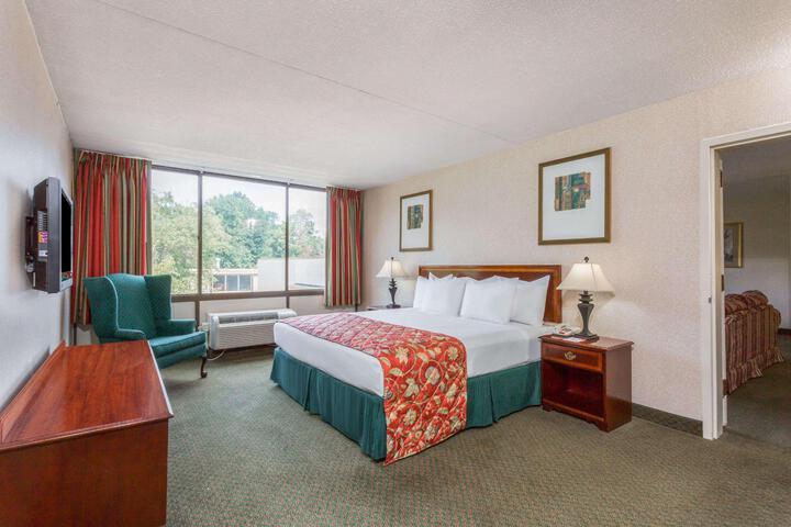 1 King Bed Mobility Accessible (5 of 6)