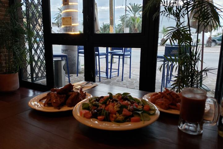 Dining 66 of 99