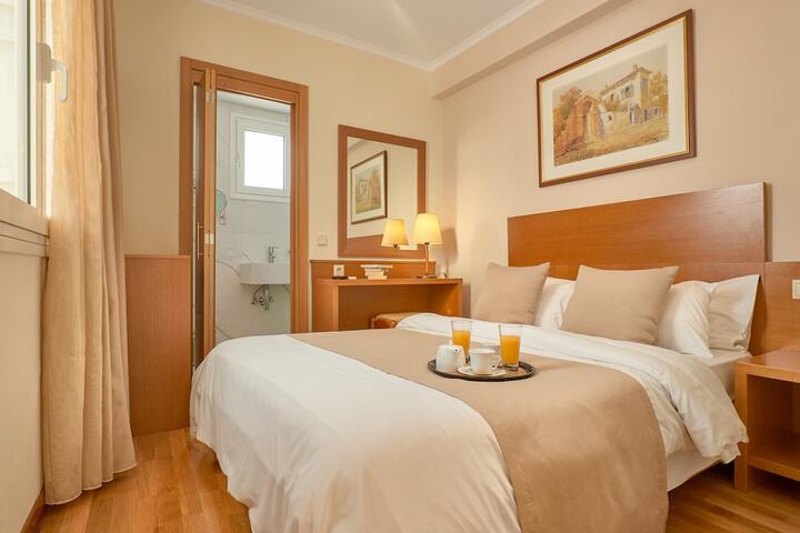Room 10 of 52