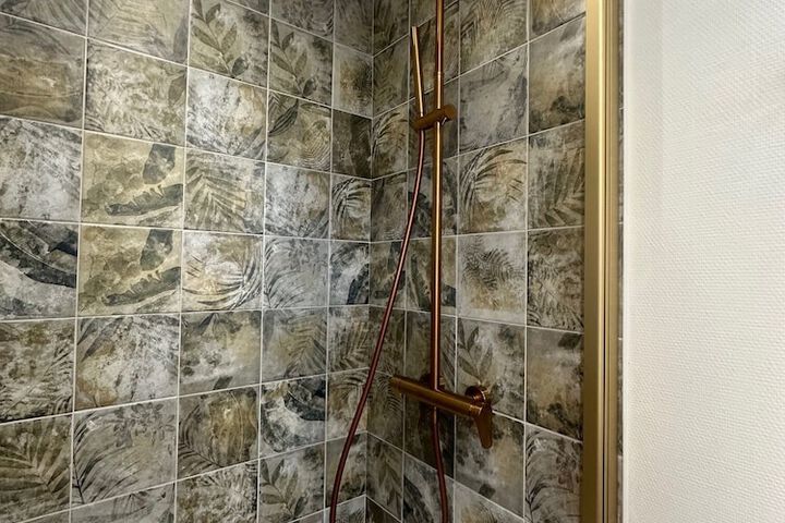 Room 16 of 24