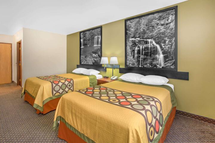 2 Queen Beds Mobility Hearing Accessible Room Tub with Grab Bars (7 of 7)
