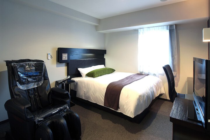 Room 6 of 66