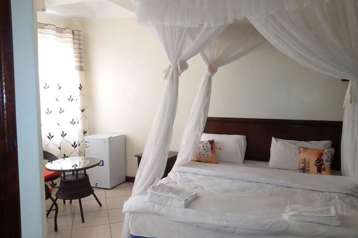 Room 8 of 22