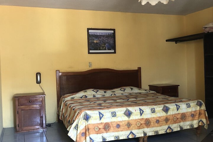 Room 3 of 44